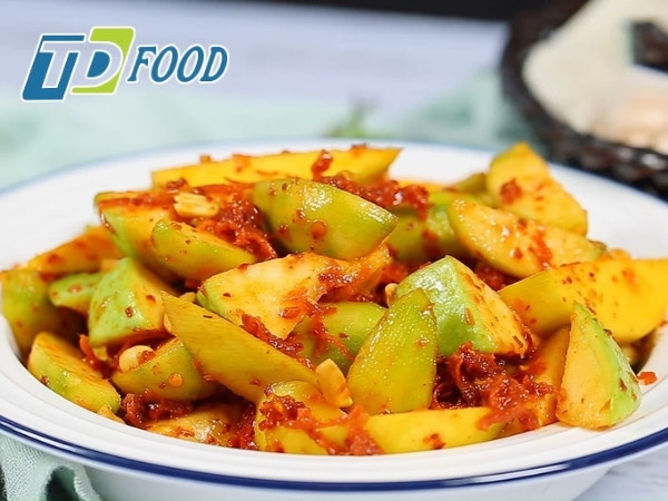 Xoài lắc xí muội, món ăn vặt quốc dân gây nghiện